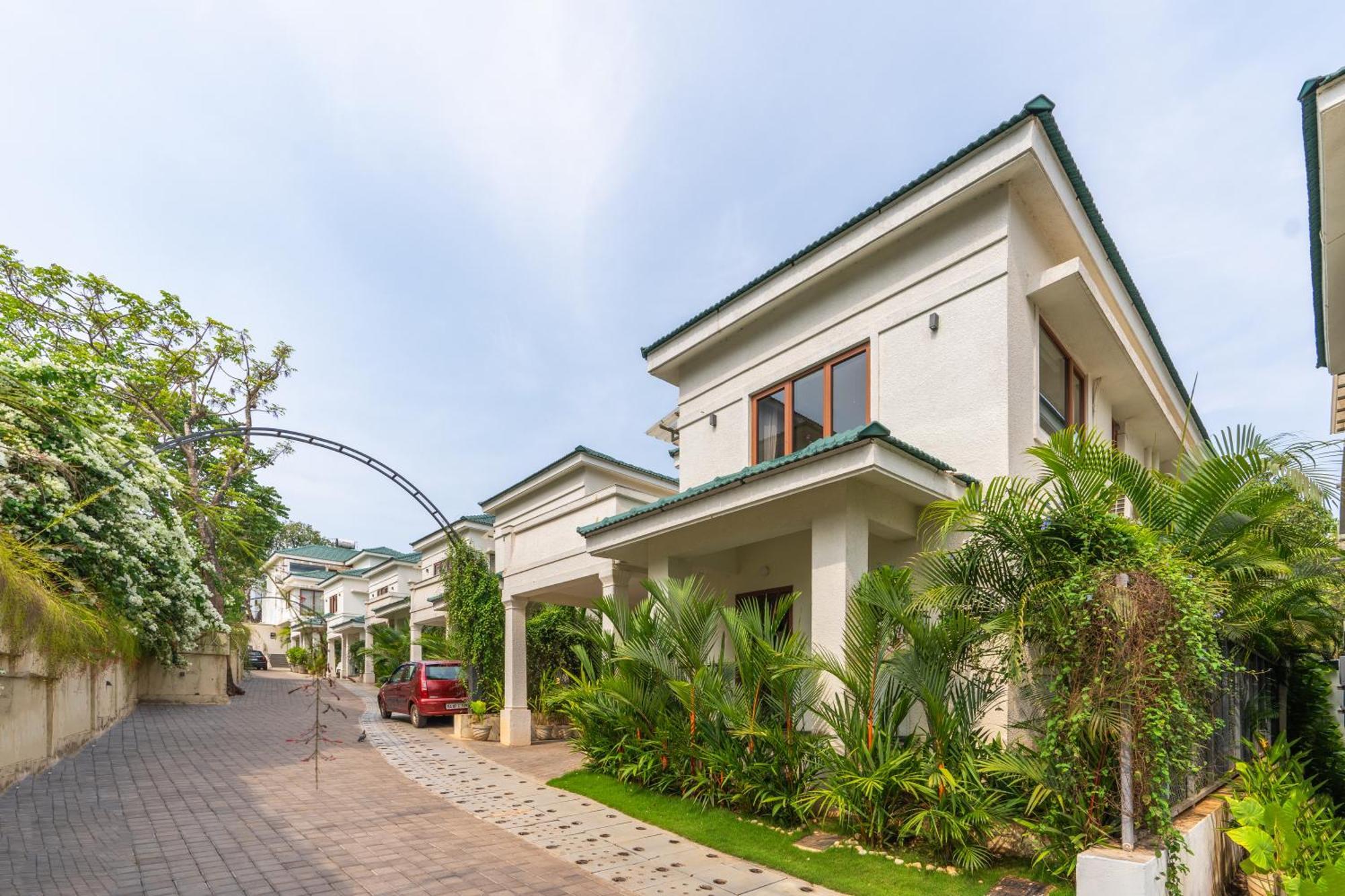 Elivaas 3 Bhk Pvt Pool & Bar - Villa Valerie Oxel Luaran gambar