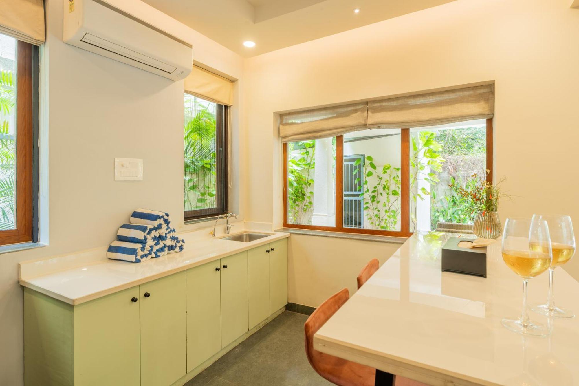 Elivaas 3 Bhk Pvt Pool & Bar - Villa Valerie Oxel Luaran gambar